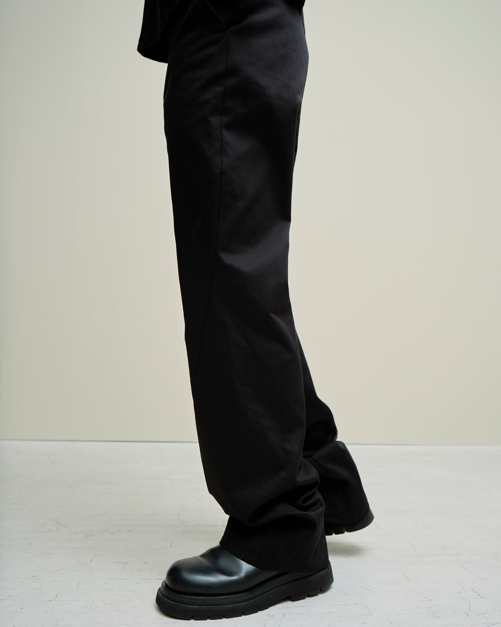 TWISTED SEAM PANTS IN BLACK