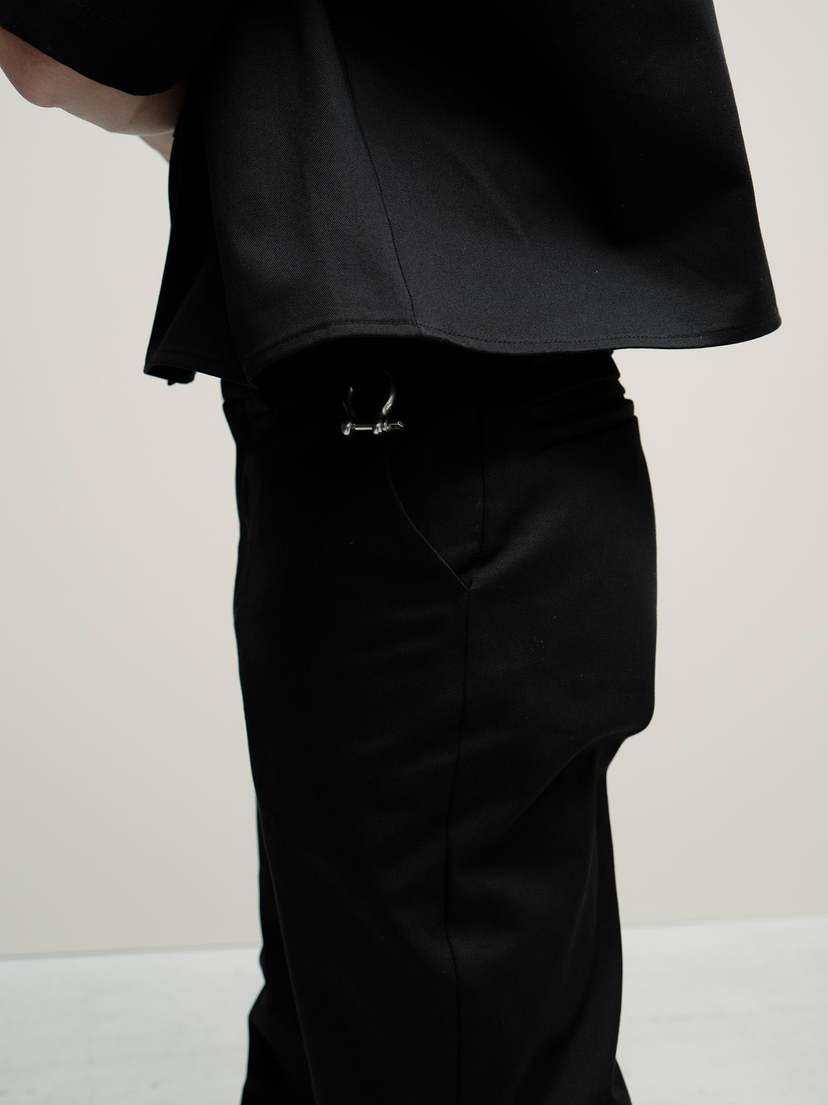 TWISTED SEAM PANTS IN BLACK